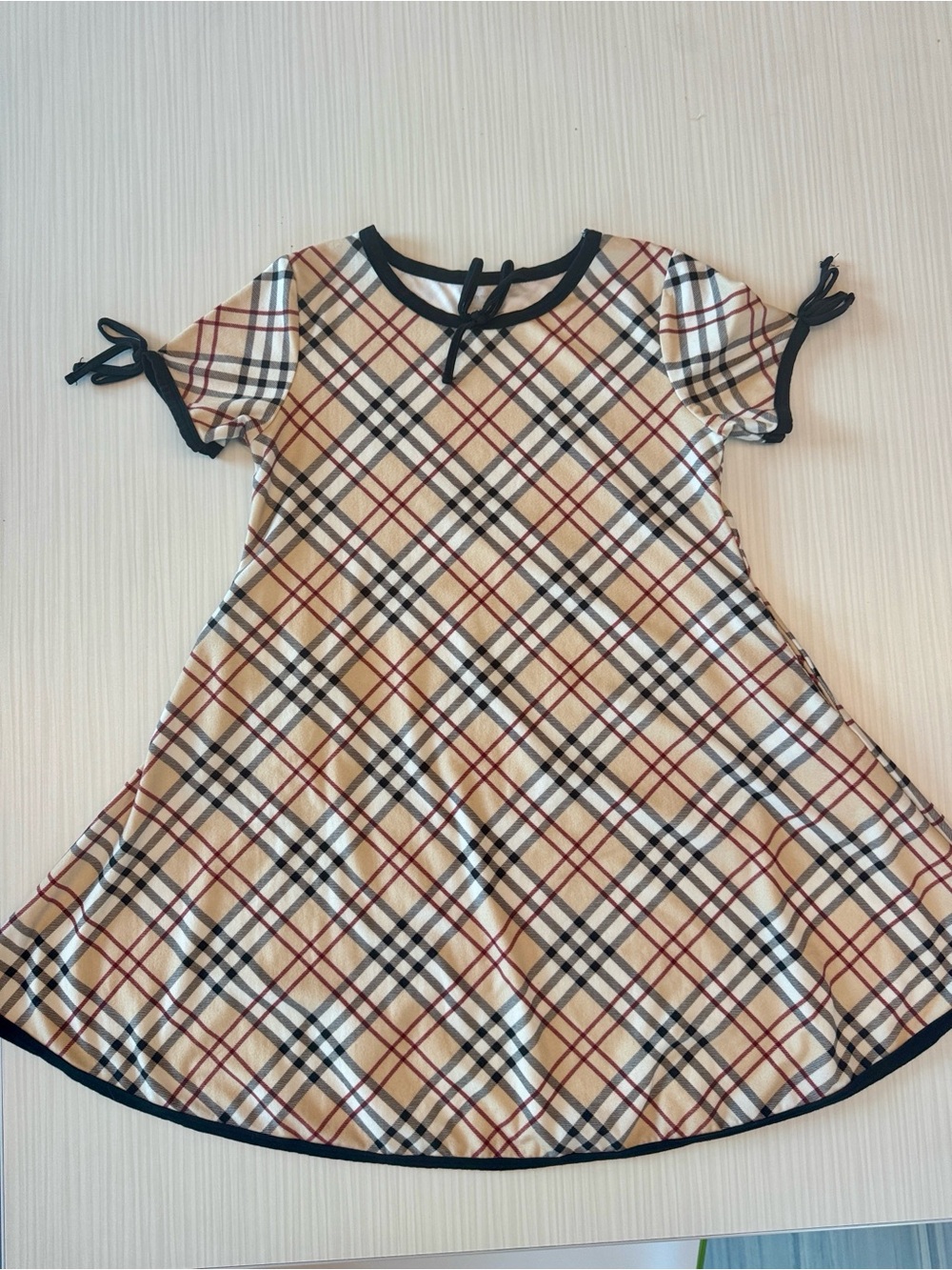 Girls Beige Plaid Short Sleeve Knit Dress with Black Trim Size 8